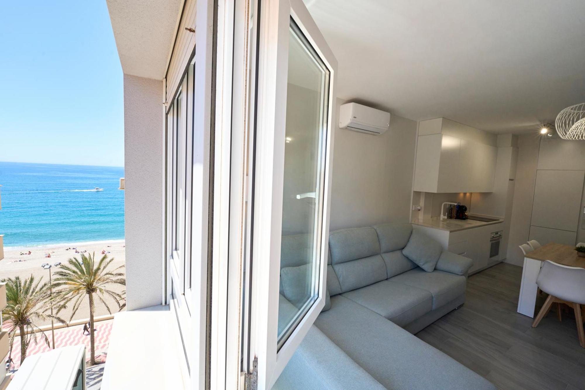 Paseo Maritimo - Apartamento A Estrenar, A Pie De Playa, Con 2 Banos Almeria Exterior photo